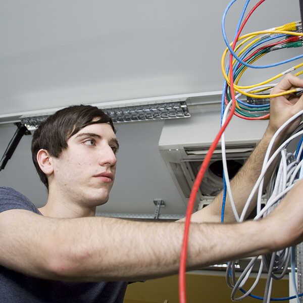 informatik_edv_informationstechnologie_elektronik_1