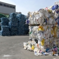 Das Bild zeigt gepresste Recyclingballen.